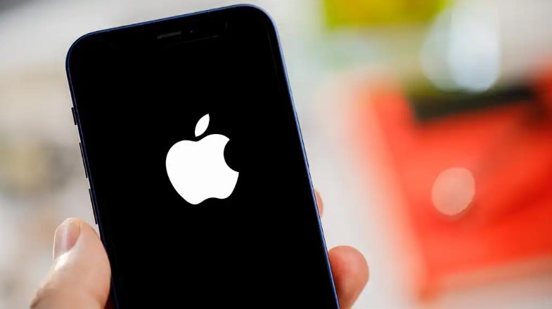 الايفون معلق على التفاحة إليك خطوات إصلاح آيفون عالق على شعار Apple